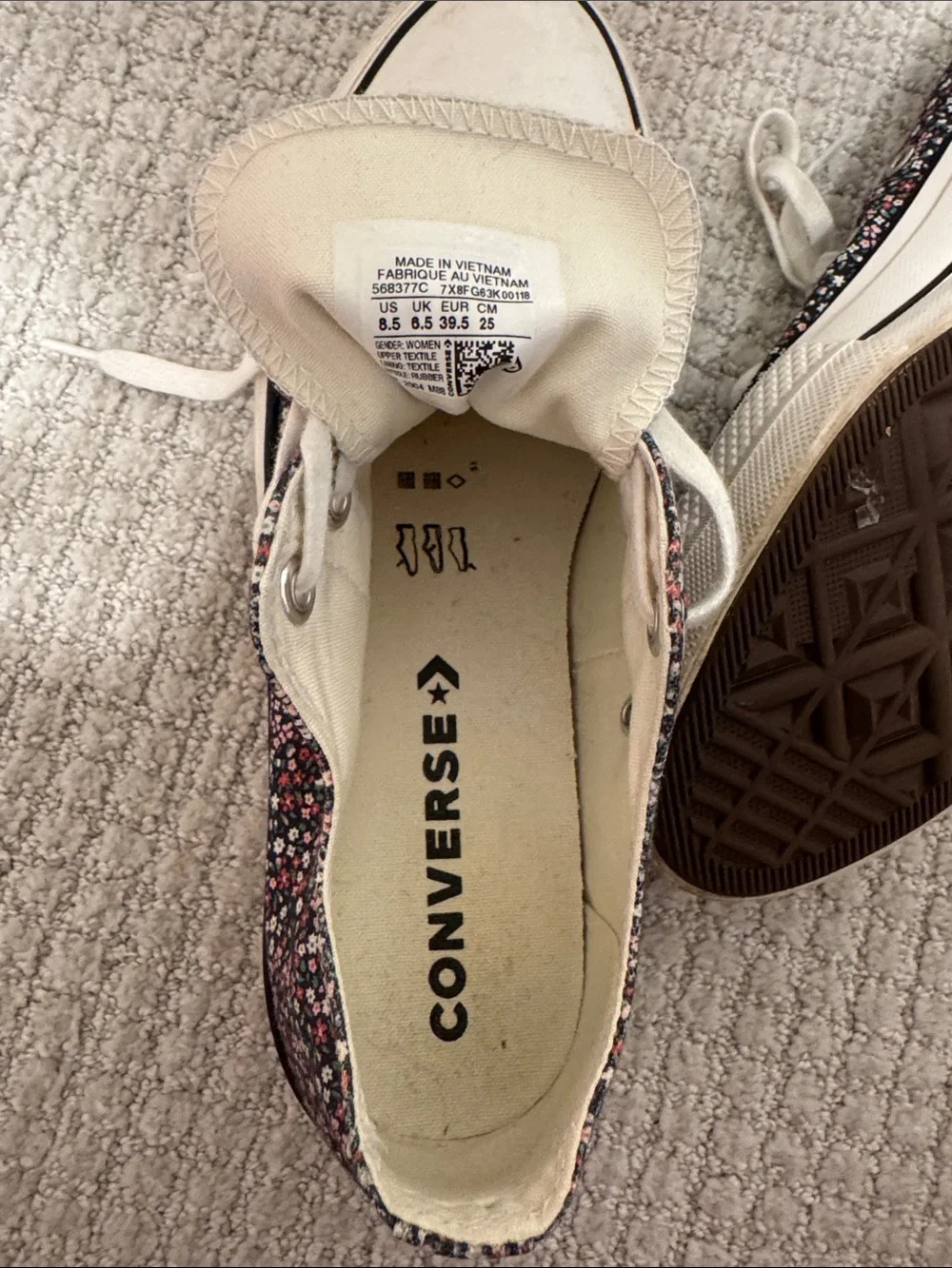 Converse Platform Low Top Floral Canvas Sneakers- size 8.5
